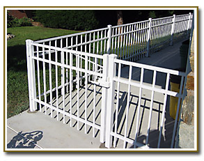 42” high spec Rail Aluminum fencing Saybrook Style with gate